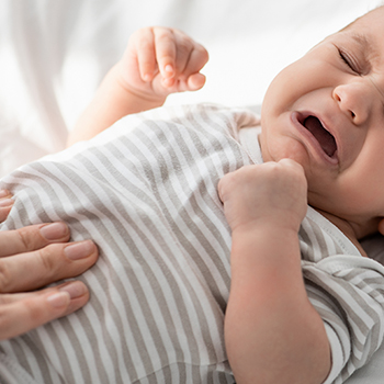 Penyebab Bayi Kolik dan Cara Mengatasi