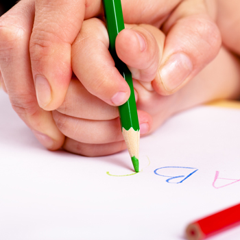18 Cara Mengajari Anak Menulis