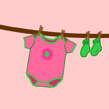 Kapan Harus Menyingkirkan Baju Bayi?