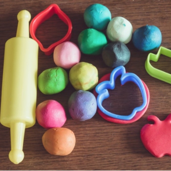 Yuk! Bikin Homemade Playdough Bersama Si Kecil