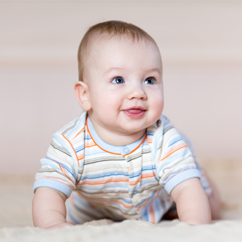 5 Cara Stimulasi Bayi Merangkak