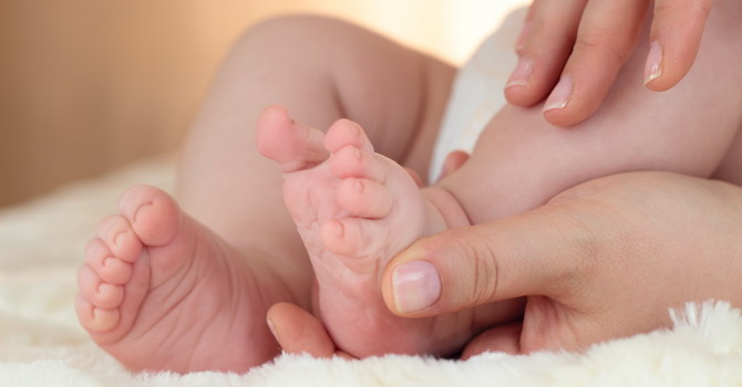 Kapan Waktu Tepat Pijat Bayi?