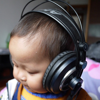 5 Tahapan Perkembangan Anak untuk Mendeteksi Masalah Pendengaran