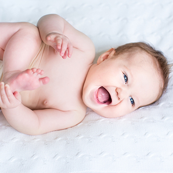 5 Cara Mudah Membuat Bayi Tertawa
