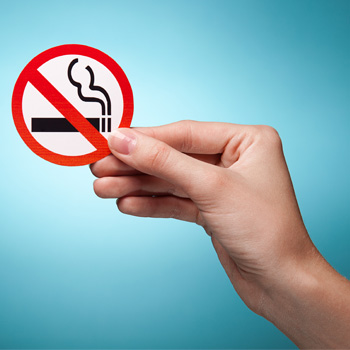 Benarkah Asap Rokok Menyebabkan Bayi Sakit Paru-Paru? 