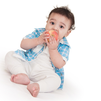 Kenali Tanda-tanda Bayi Siap Makan Makanan Padat