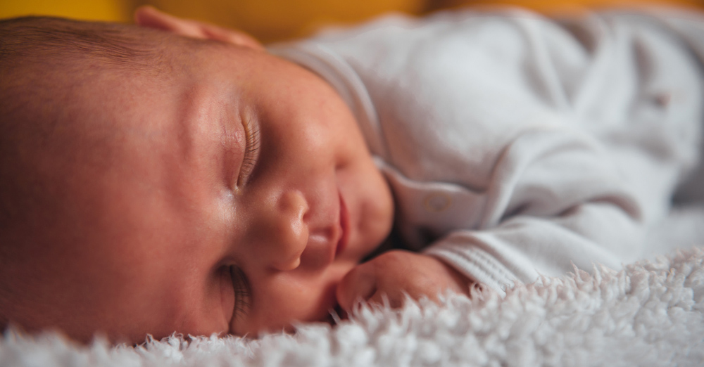 Kenapa Bayi Tersenyum Dalam Tidurnya