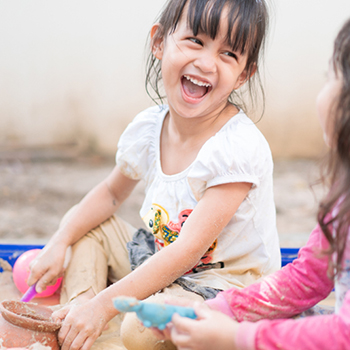 5 Cara Membantu Anak Hidup Kembali Normal